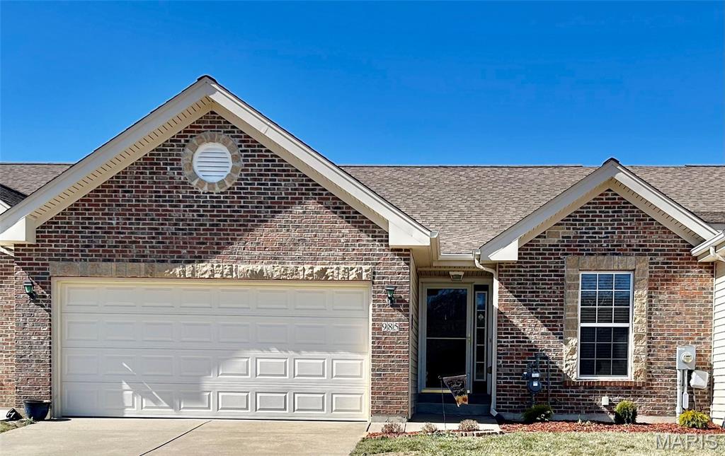 Pending villa at 985 Fairway Drive