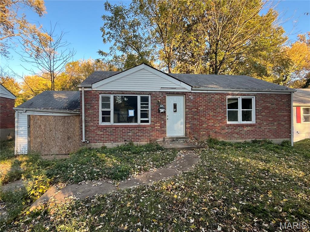 Pending fixer at 226 Marguerite Avenue