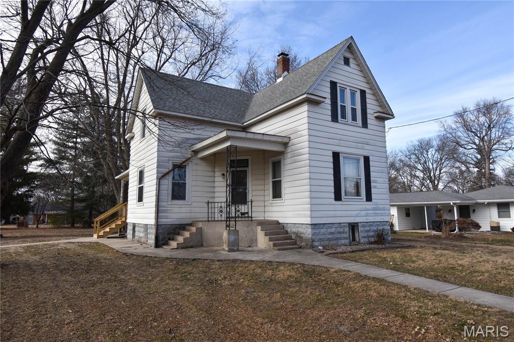 Sold fixer at 519 Maple Street