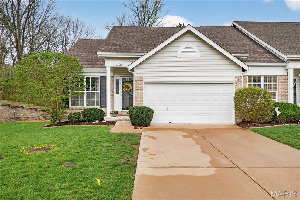 Pending villa at 1200 Hunters Chase Drive