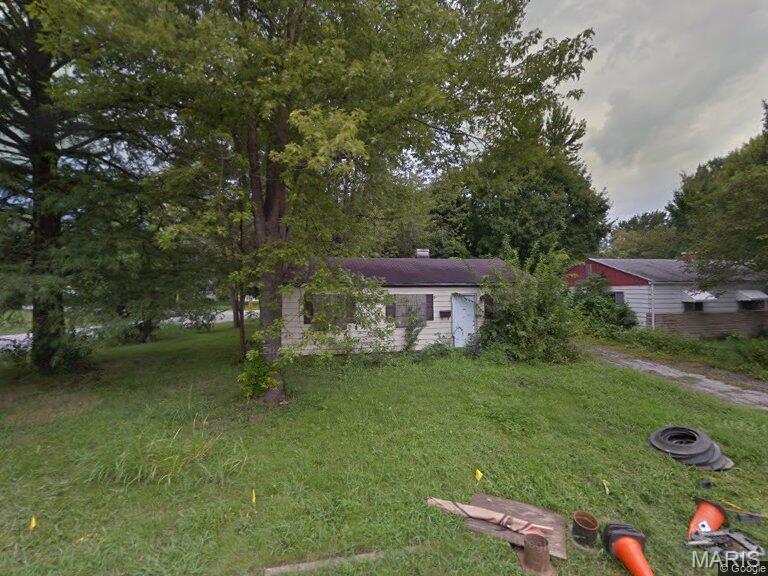 Pending fixer at 1071 St Margaret Drive
