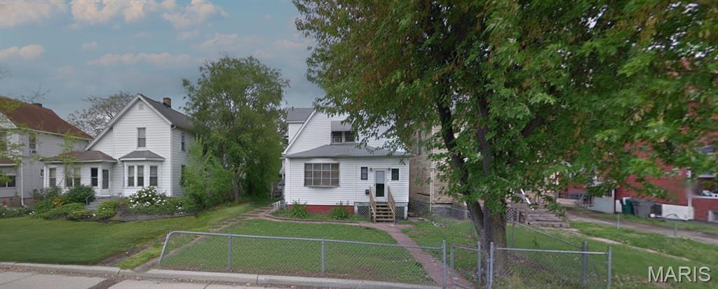 Pending fixer at 559 24th Street