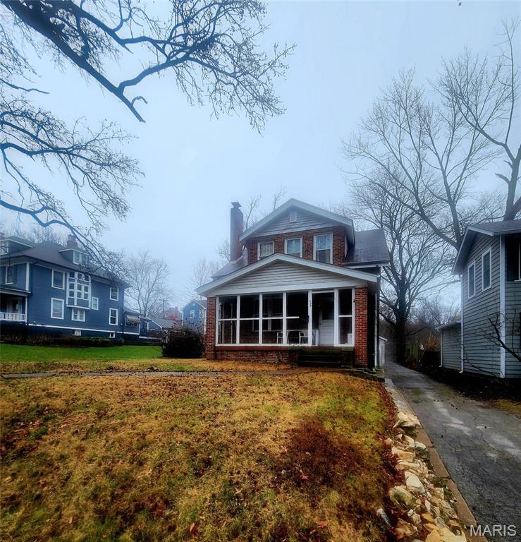 Sold fixer at 638 Fairview Avenue