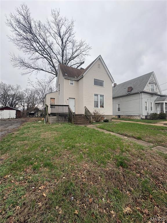 Pending fixer at 2032 McLaran Avenue