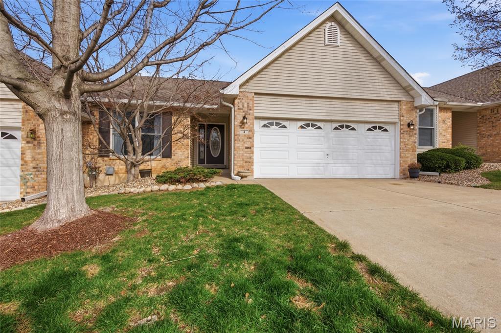 Sold villa at 4 McKinley Pointe Court
