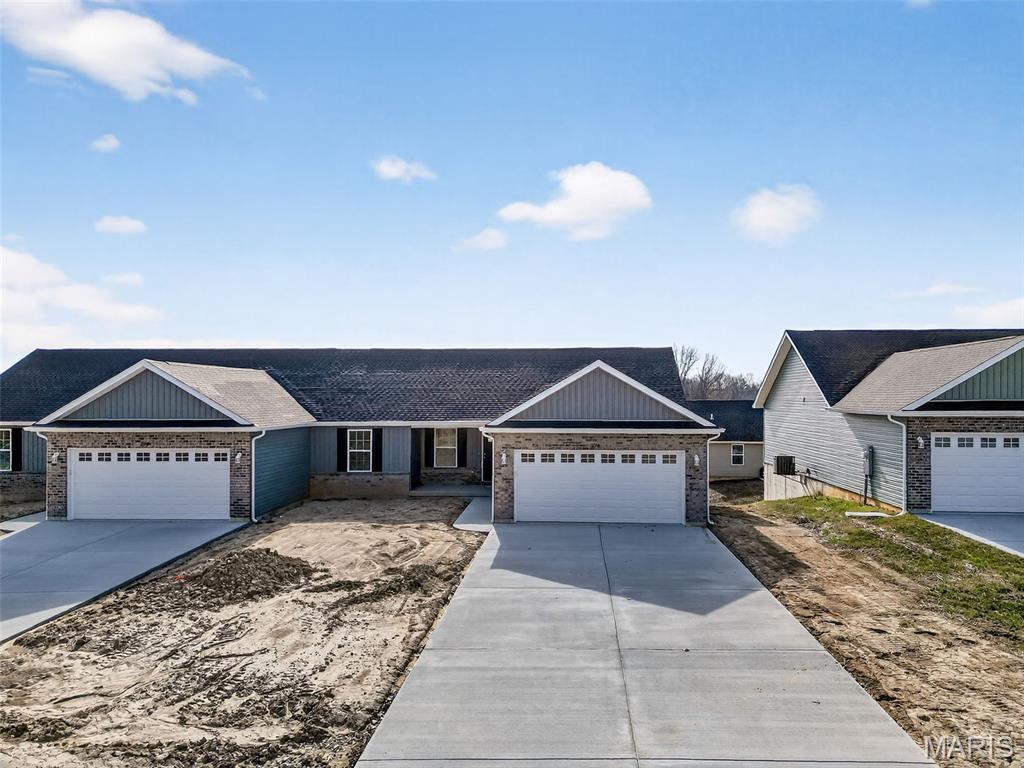 Pending villa at 117 Grindstone Court
