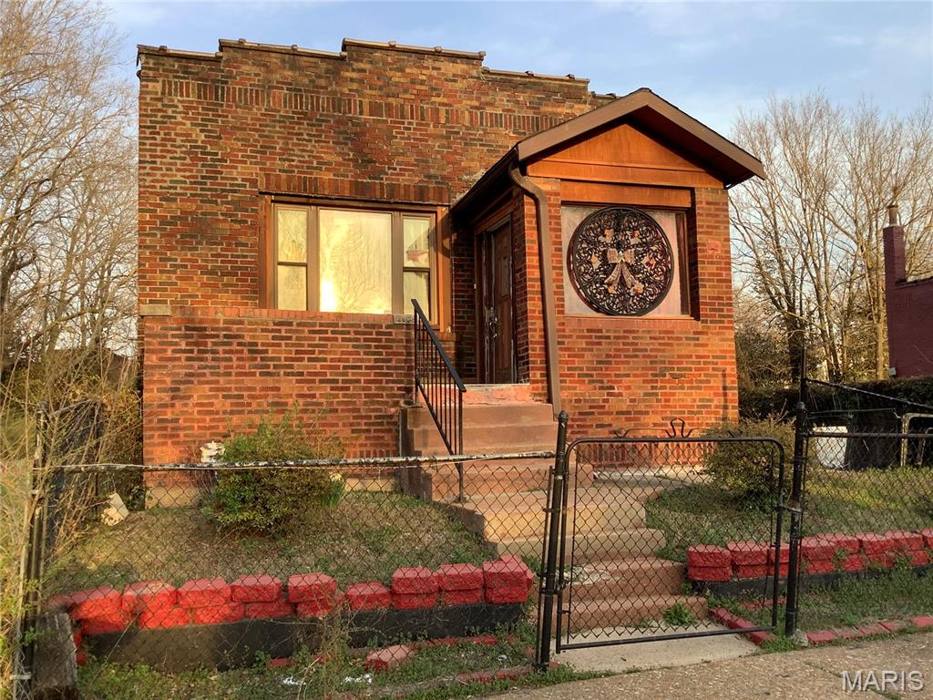 Fixer upper at 2606 Slattery Street