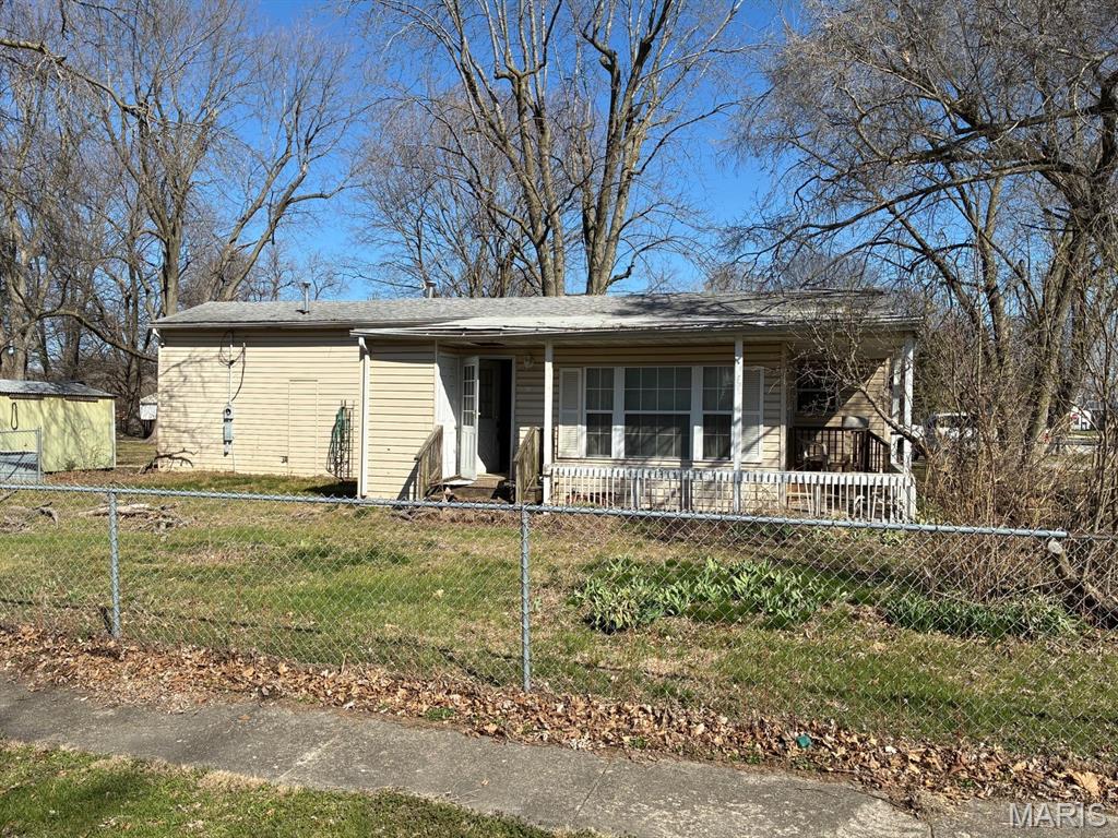 Pending fixer at 218 Jefferson Street
