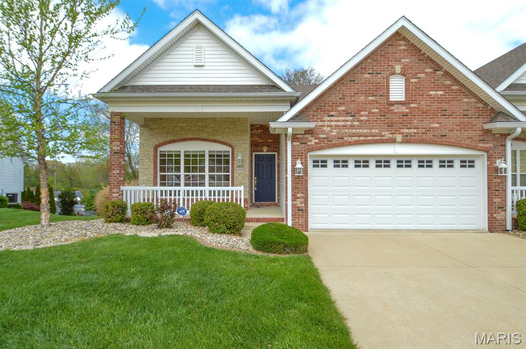 Pending villa at 5004 Castlegate Lane