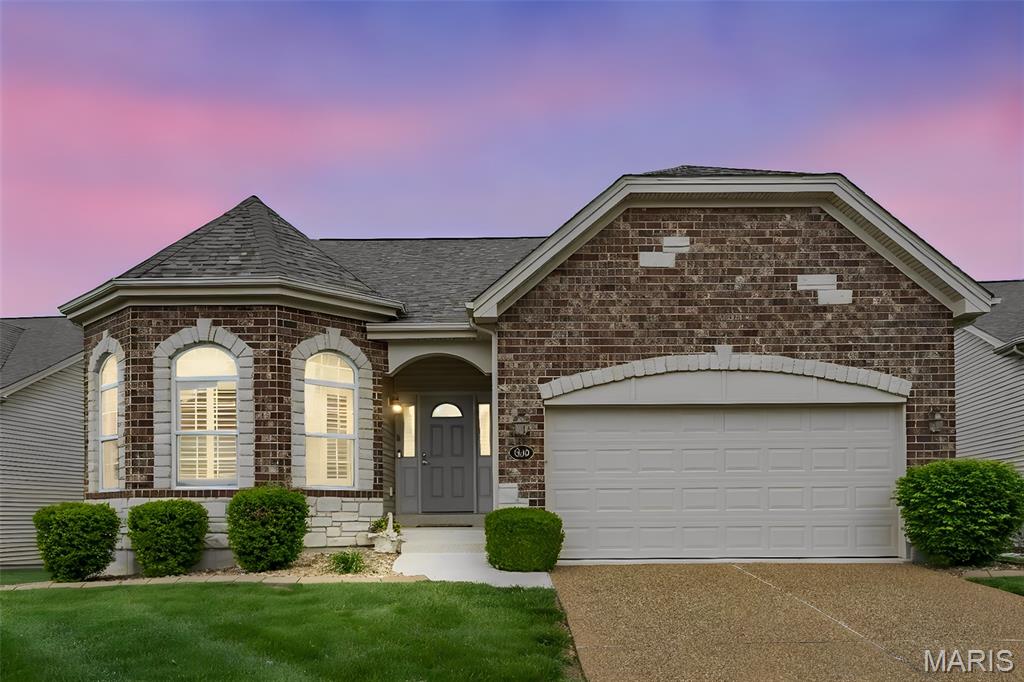 Pending villa at 1210 Emerald Gardens Drive