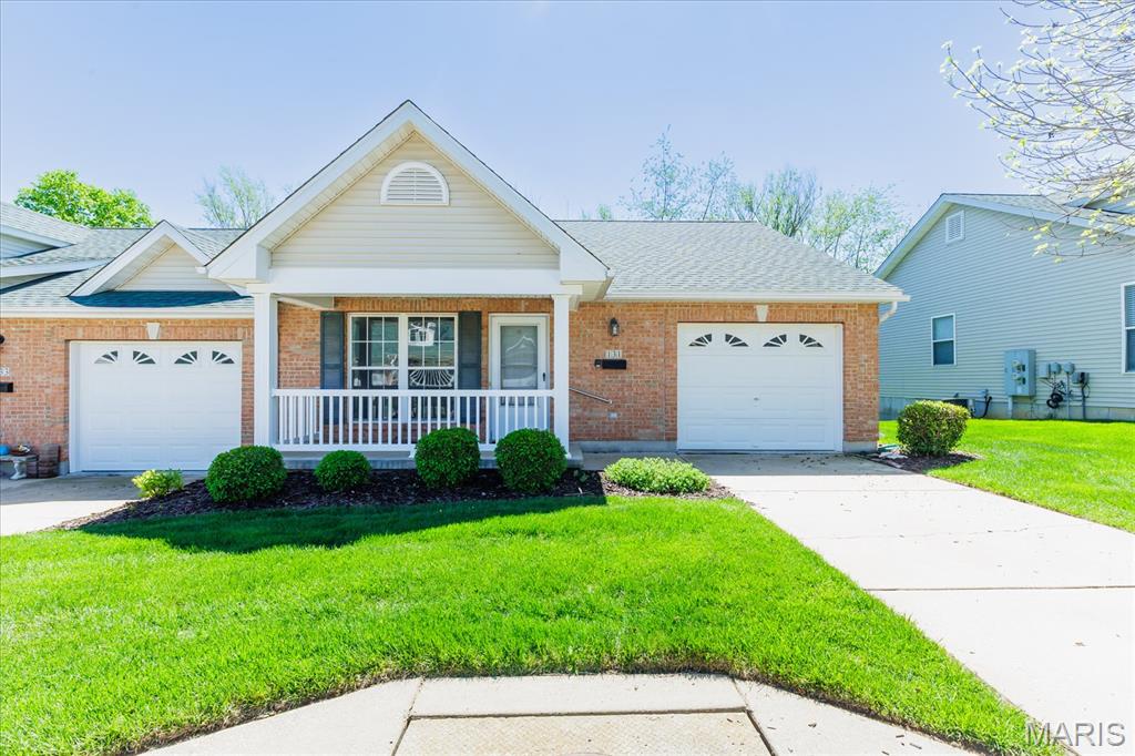 Pending villa at 131 Green Gables Drive