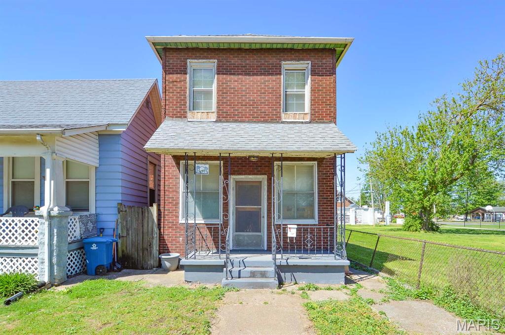 Pending fixer at 1647 Maple Street