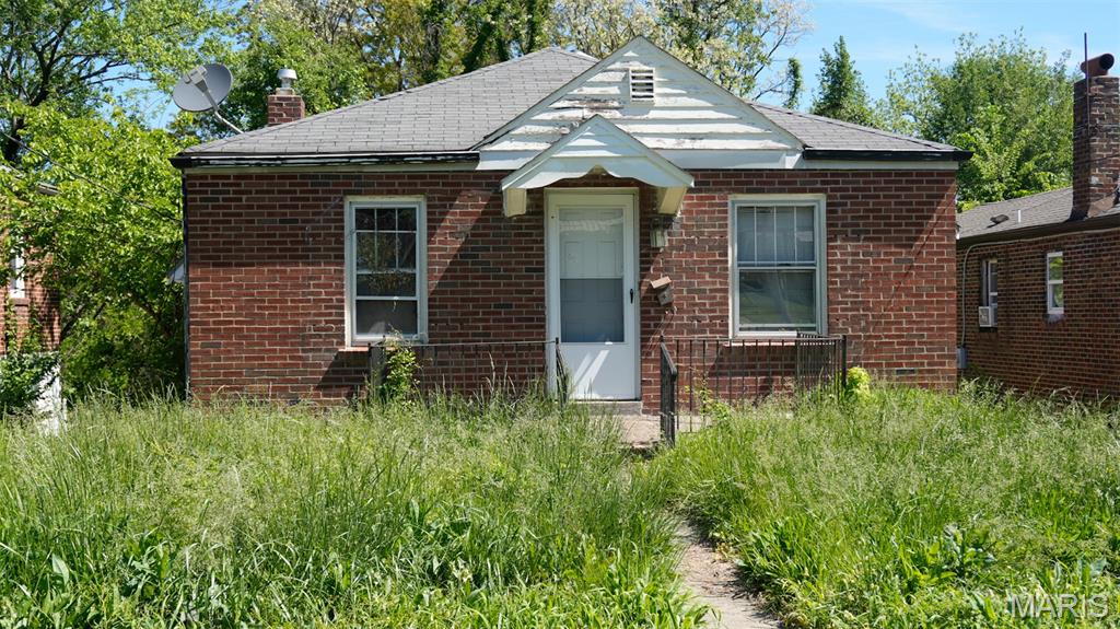 Pending fixer at 7139 Dawson Place