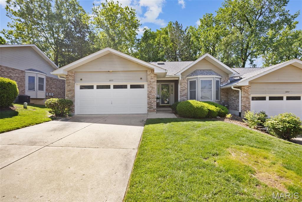 Pending villa at 3055 Oakmont Court