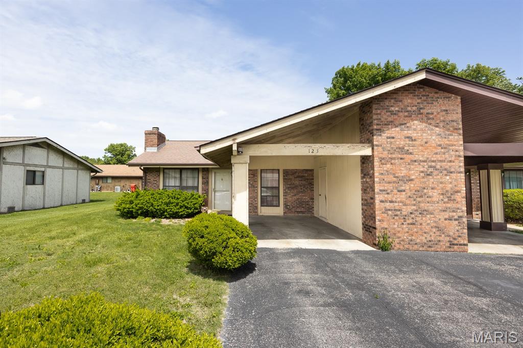Villa for sale at 123 Chase Park Drive