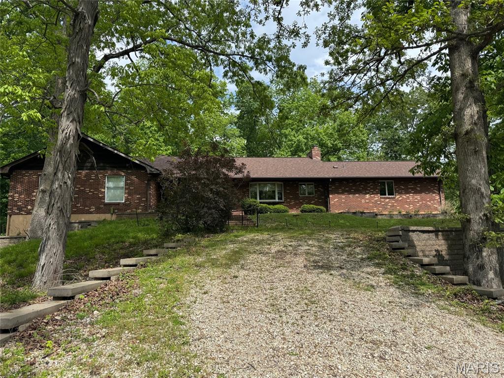 Coming soon fixer at 635 Villa Ridge Road