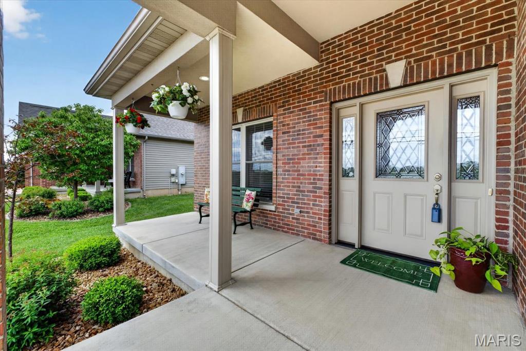 Villa for sale at 1595 5th Street