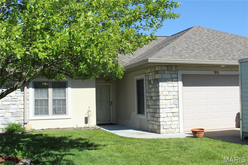 Villa for sale at 910 Aspen Avenue