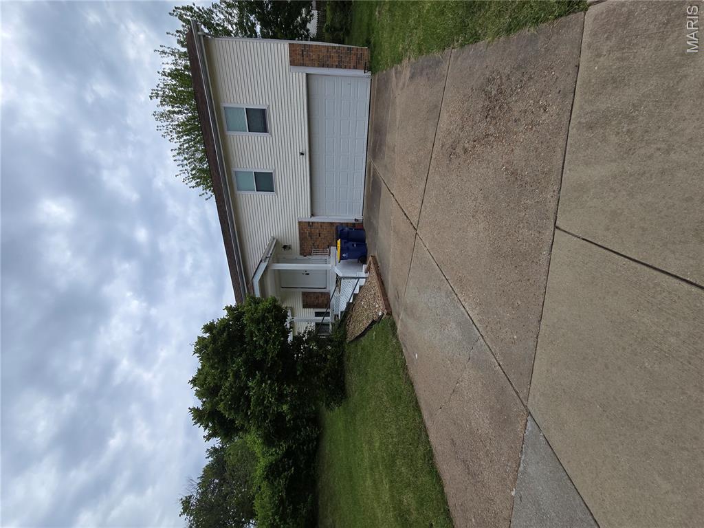 Coming soon fixer at 2404 Farnham Court
